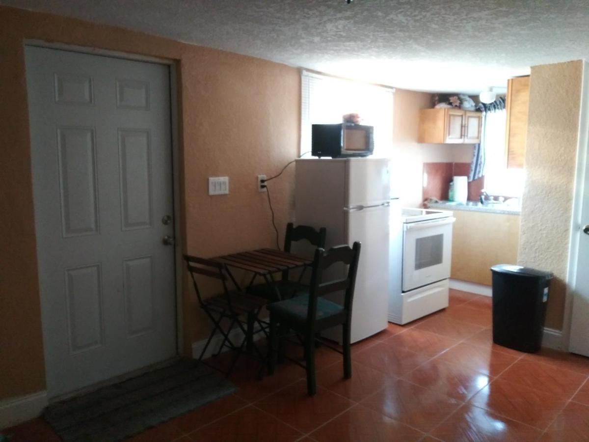 Bon Soleil Stadium Guesthome Miramar Kültér fotó